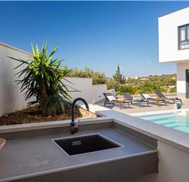 4 Bedroom Villa with Pool near Milna, Brac Island Sleeps 8 